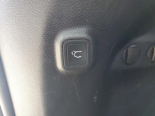 used 2019 Jeep Cherokee car, priced at $17,999