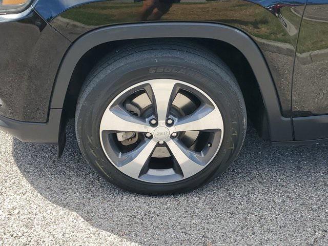 used 2019 Jeep Cherokee car, priced at $17,999