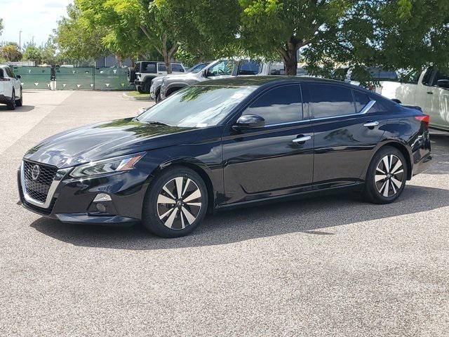 used 2022 Nissan Altima car, priced at $17,999