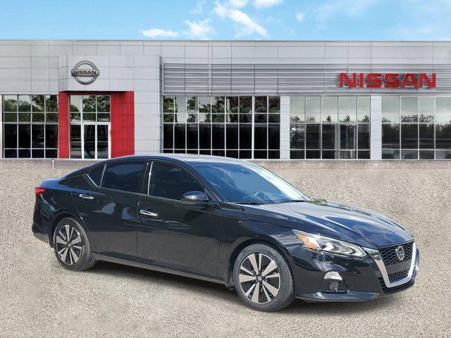 used 2022 Nissan Altima car, priced at $17,999