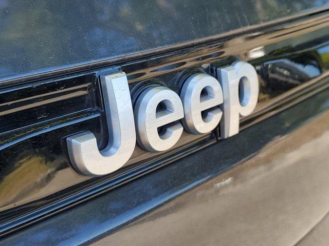 used 2025 Jeep Grand Cherokee car, priced at $42,999