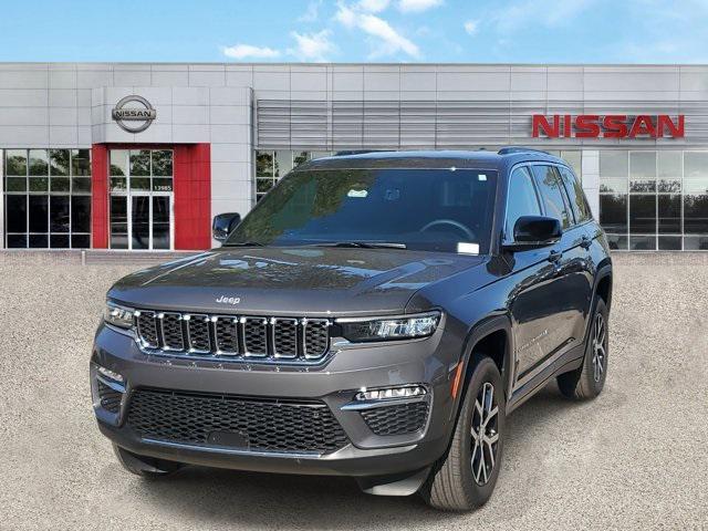 used 2025 Jeep Grand Cherokee car, priced at $42,999