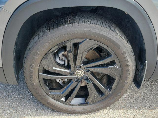 used 2022 Volkswagen Atlas car, priced at $25,999