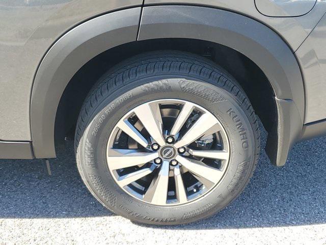 new 2025 Nissan Pathfinder car, priced at $39,301