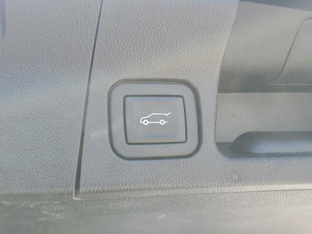 used 2023 GMC Acadia car, priced at $25,999