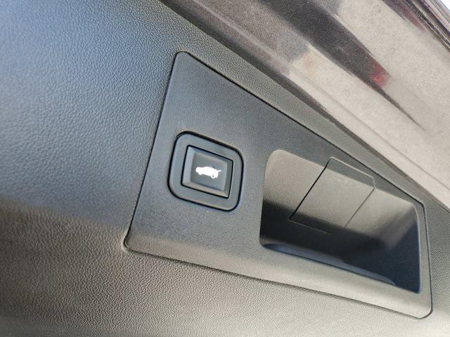 used 2018 Cadillac XT5 car, priced at $23,988