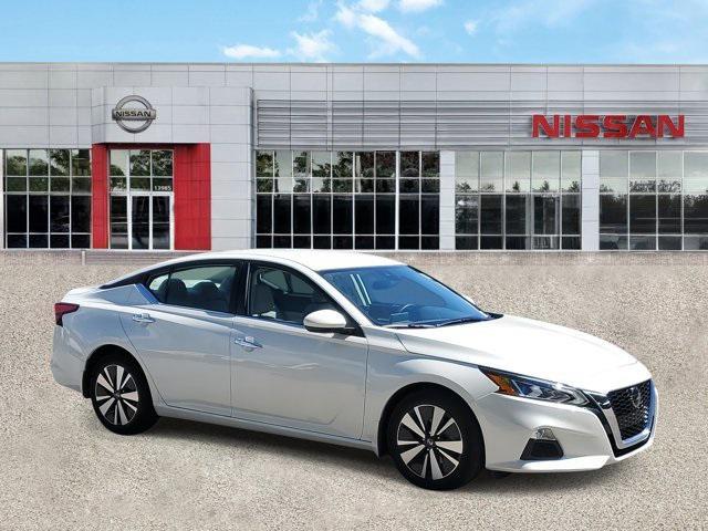 used 2022 Nissan Altima car, priced at $19,999