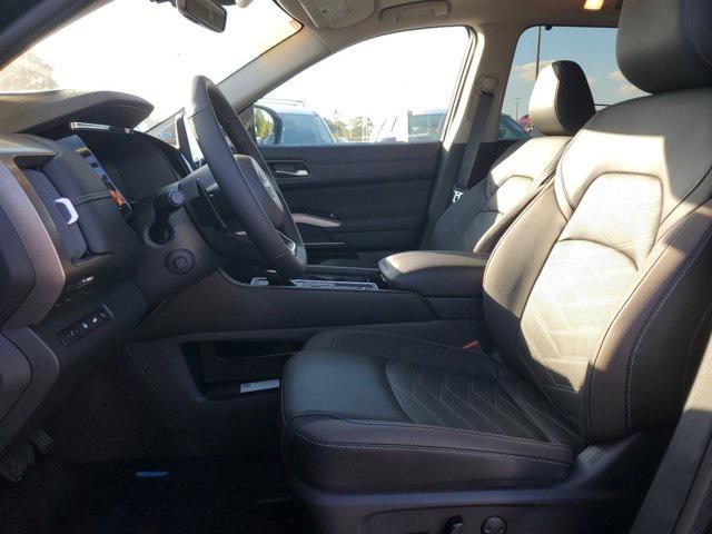 new 2025 Nissan Pathfinder car, priced at $47,917