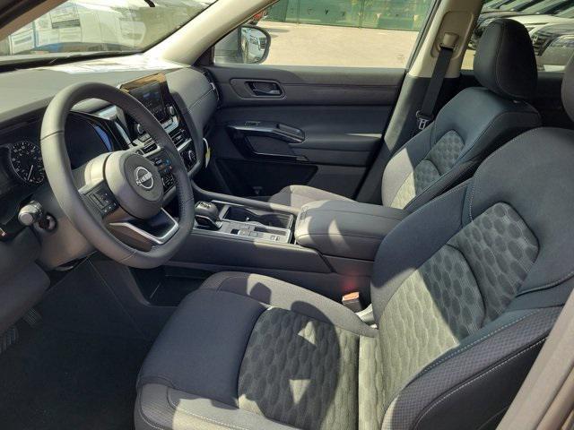 new 2025 Nissan Pathfinder car, priced at $38,205