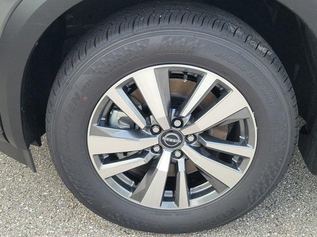 new 2025 Nissan Pathfinder car, priced at $40,921
