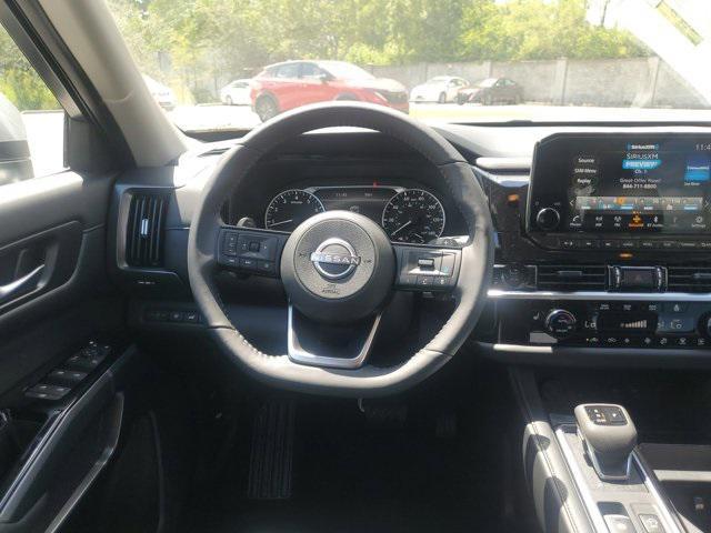 new 2025 Nissan Pathfinder car, priced at $40,921