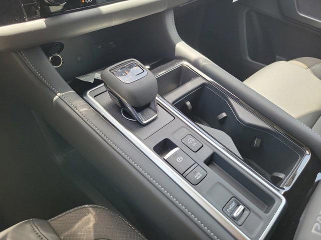 new 2025 Nissan Pathfinder car, priced at $40,921