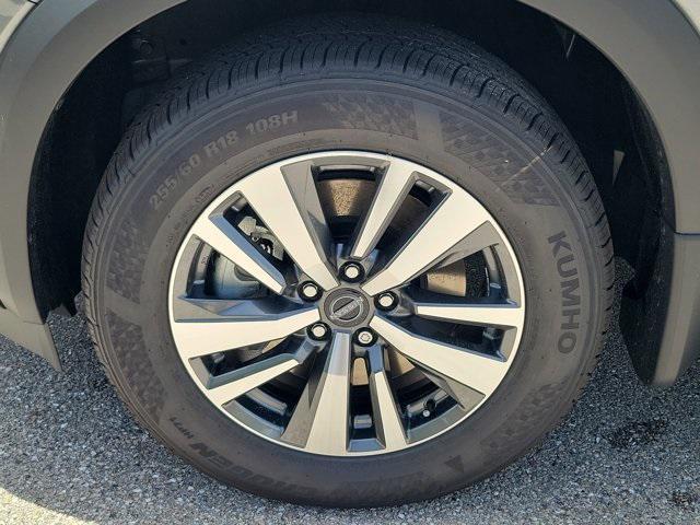 new 2025 Nissan Pathfinder car, priced at $40,921