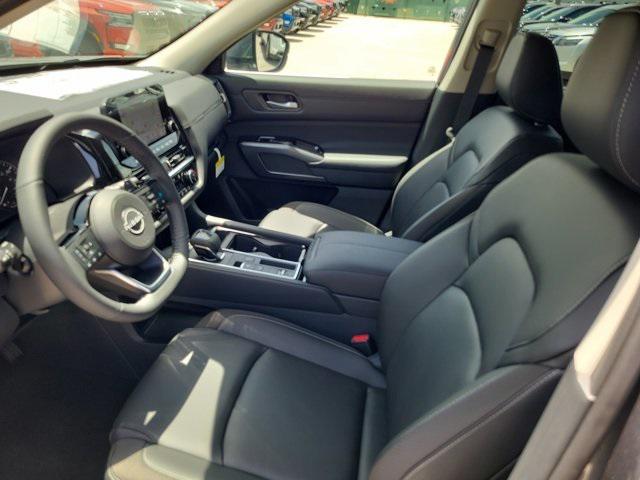 new 2025 Nissan Pathfinder car, priced at $40,921