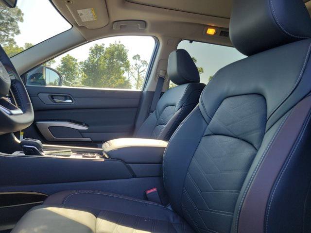 new 2025 Nissan Pathfinder car, priced at $49,573