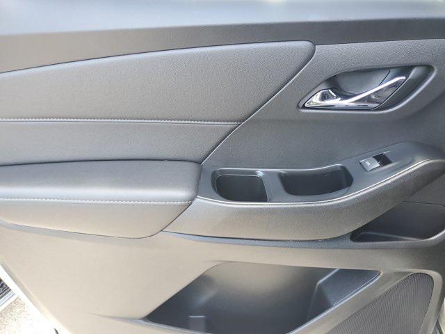 used 2023 Chevrolet Traverse car, priced at $26,999