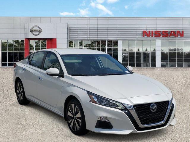 used 2022 Nissan Altima car, priced at $15,999