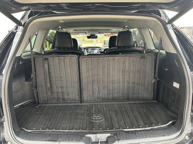 used 2019 Toyota Highlander car, priced at $24,565