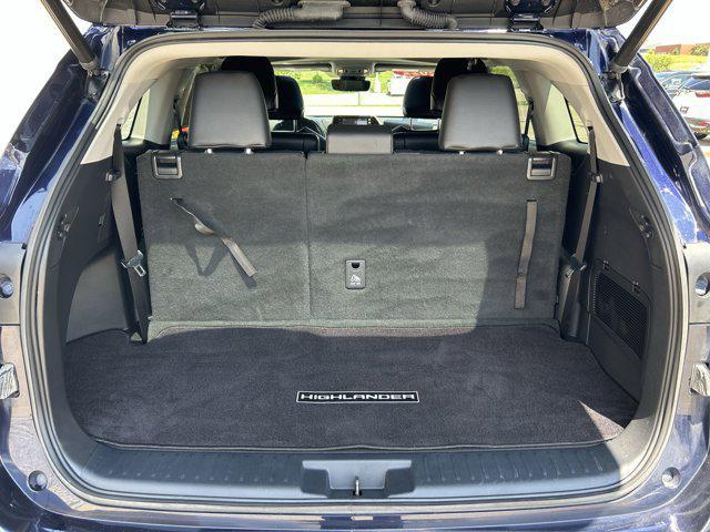 used 2022 Toyota Highlander car, priced at $38,220