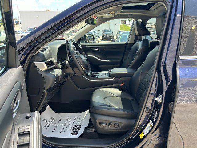 used 2022 Toyota Highlander car, priced at $38,220