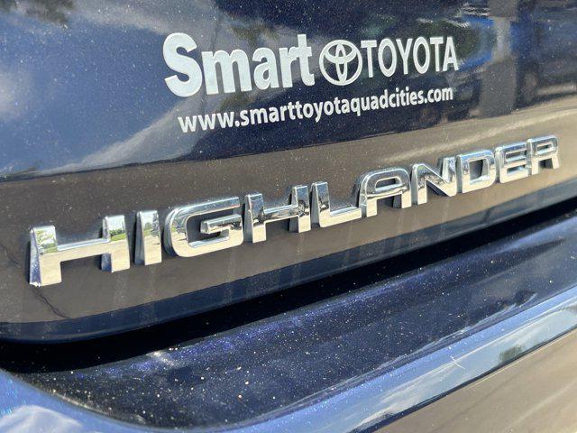 used 2022 Toyota Highlander car, priced at $38,220