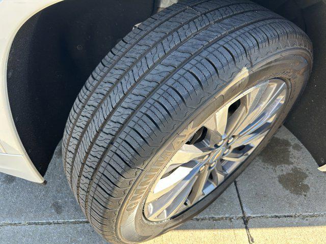 used 2023 Chevrolet Traverse car, priced at $35,090