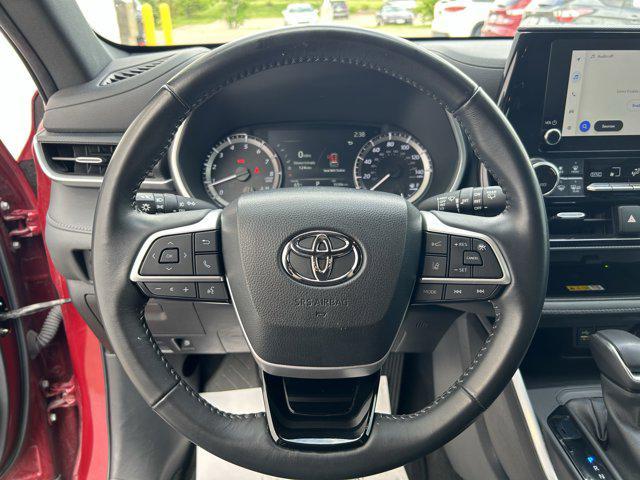 used 2023 Toyota Highlander car, priced at $38,709