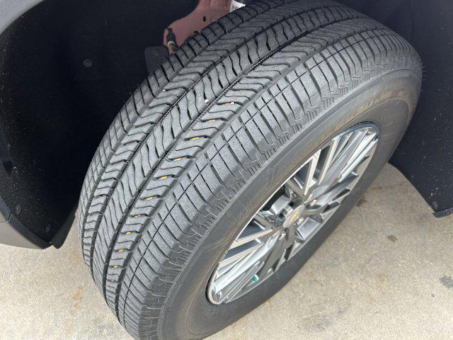 used 2024 Chevrolet Traverse car, priced at $45,177