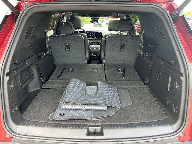used 2024 Chevrolet Traverse car, priced at $45,177