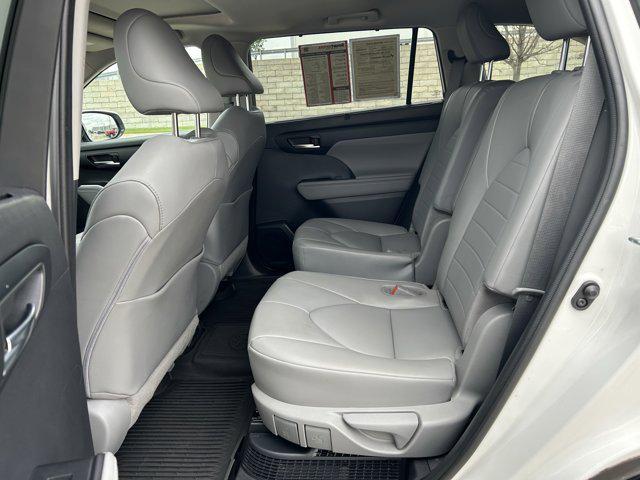 used 2021 Toyota Highlander Hybrid car, priced at $34,333