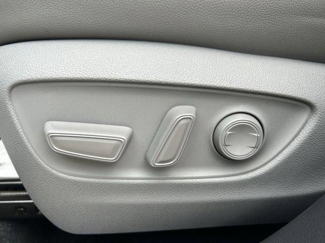used 2021 Toyota Highlander Hybrid car, priced at $34,333