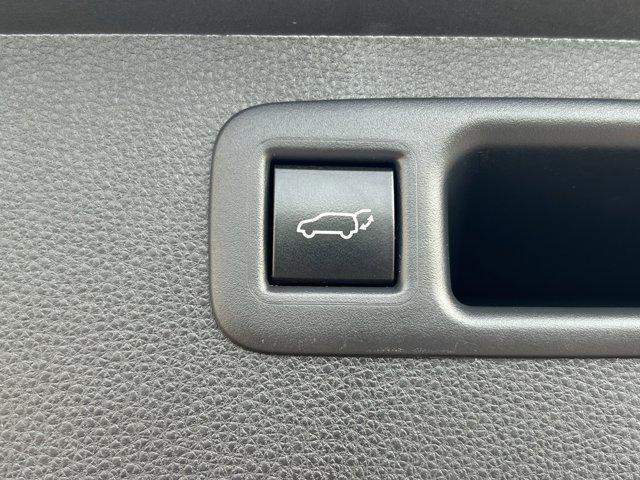used 2022 Toyota Highlander car, priced at $40,247