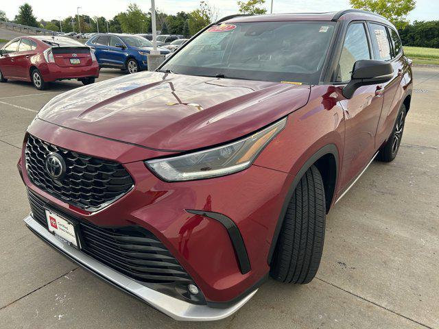 used 2022 Toyota Highlander car, priced at $40,247