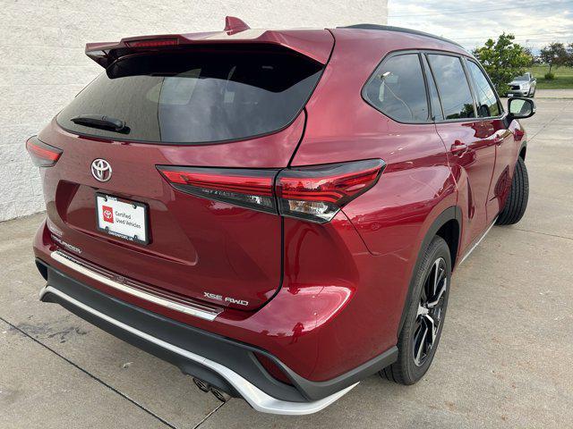 used 2022 Toyota Highlander car, priced at $40,247