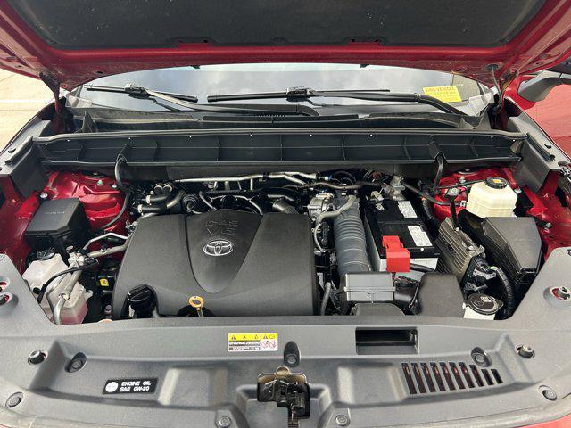 used 2022 Toyota Highlander car, priced at $40,247