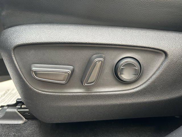 used 2022 Toyota Highlander car, priced at $40,247
