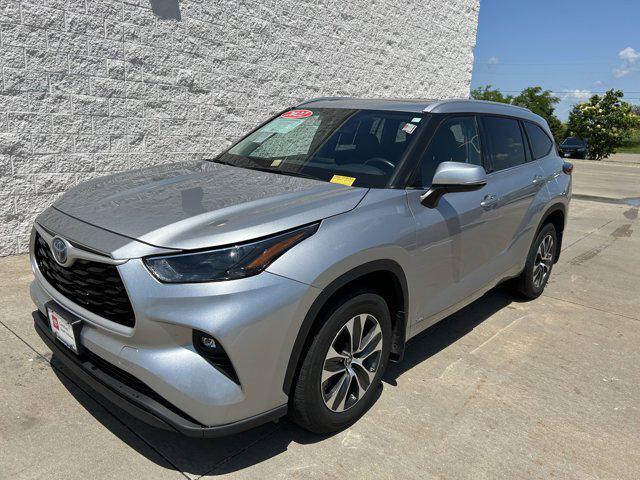 used 2022 Toyota Highlander Hybrid car, priced at $41,246