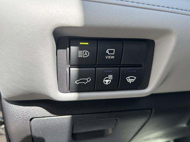 used 2022 Toyota Highlander car, priced at $45,231