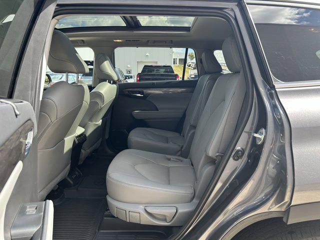 used 2022 Toyota Highlander car, priced at $45,231