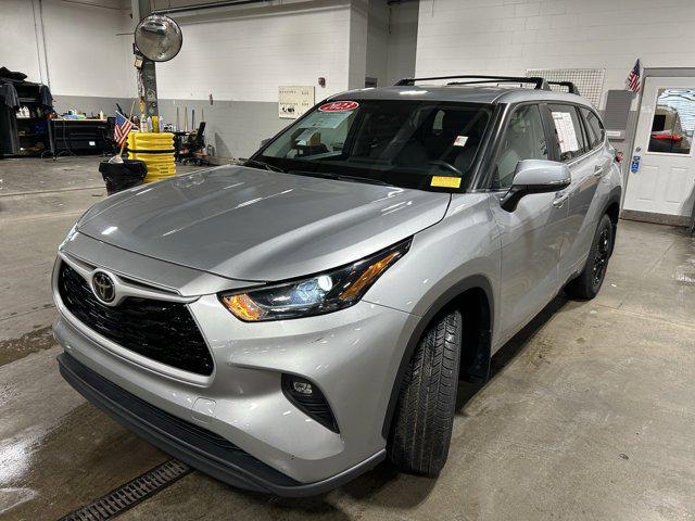 used 2023 Toyota Highlander car, priced at $32,966