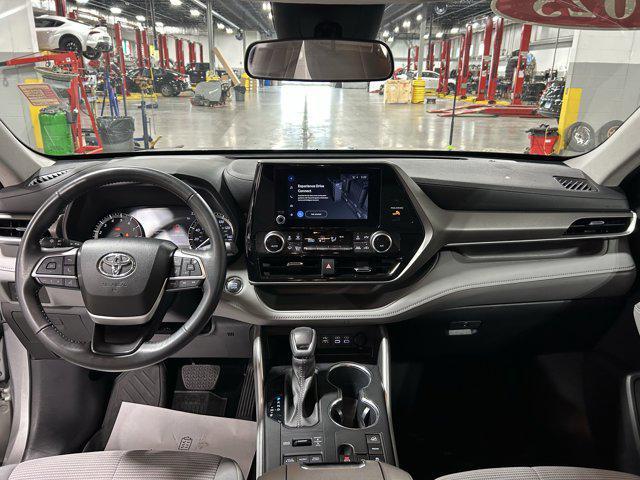 used 2023 Toyota Highlander car, priced at $32,966