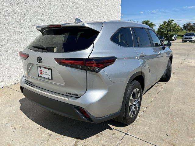 used 2024 Toyota Highlander car, priced at $43,546