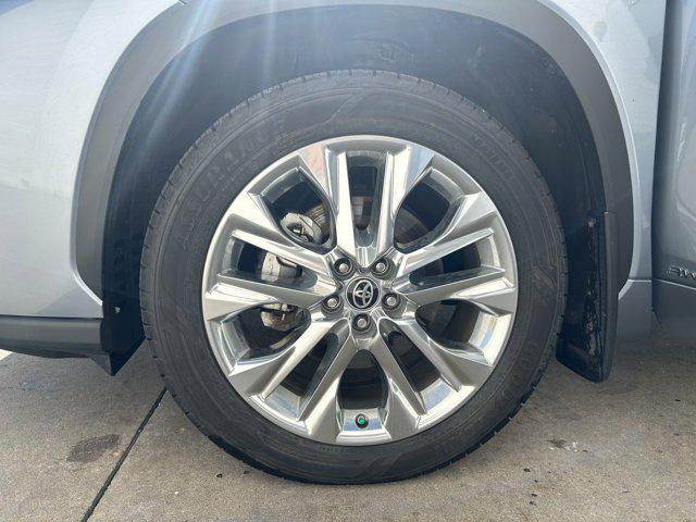 used 2021 Toyota Highlander Hybrid car, priced at $41,190