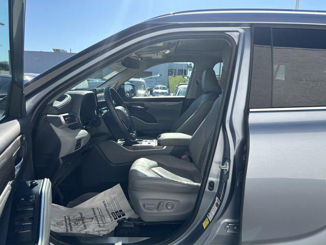 used 2021 Toyota Highlander Hybrid car, priced at $41,190