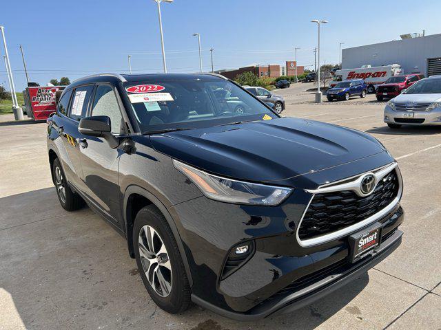 used 2022 Toyota Highlander car, priced at $40,398
