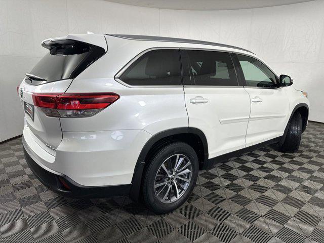 used 2019 Toyota Highlander car, priced at $27,113