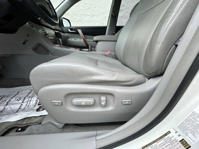 used 2010 Toyota Highlander car, priced at $10,837