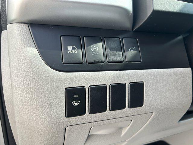 used 2018 Toyota Highlander car, priced at $15,828