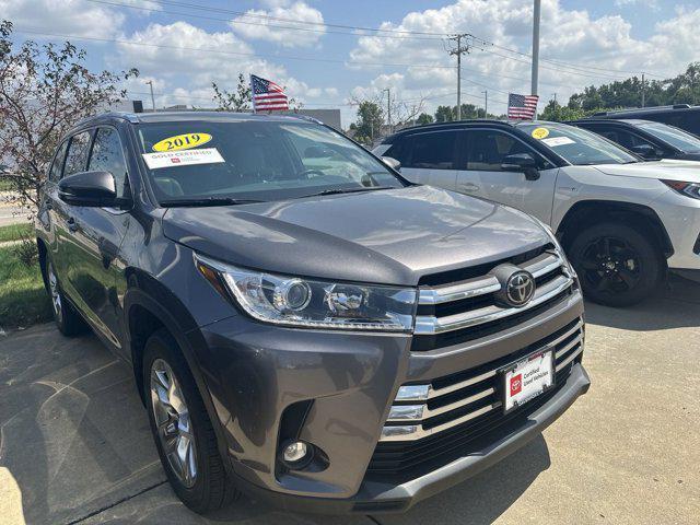 used 2019 Toyota Highlander car, priced at $30,904