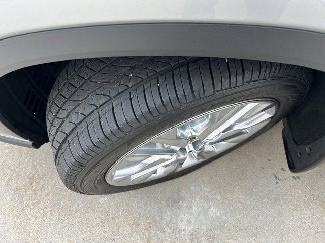 used 2022 Toyota Highlander car, priced at $42,106